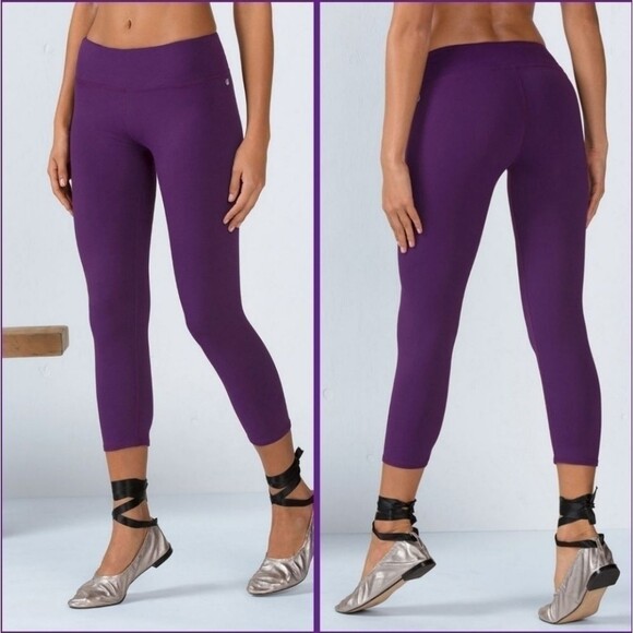 Fabletics Salar purple crop leggings medium - Picture 1 of 6